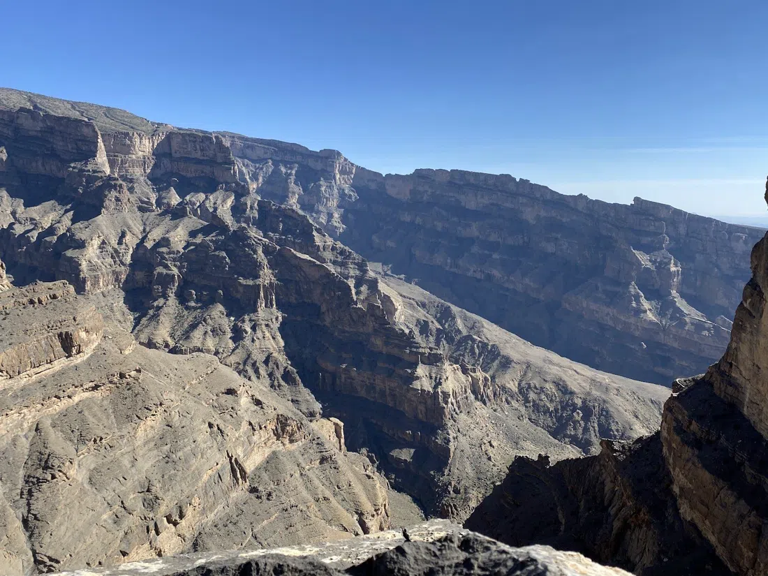 Caminhada do Balcão de Jebel Shams (W6a, Al Khitaym), Mascate