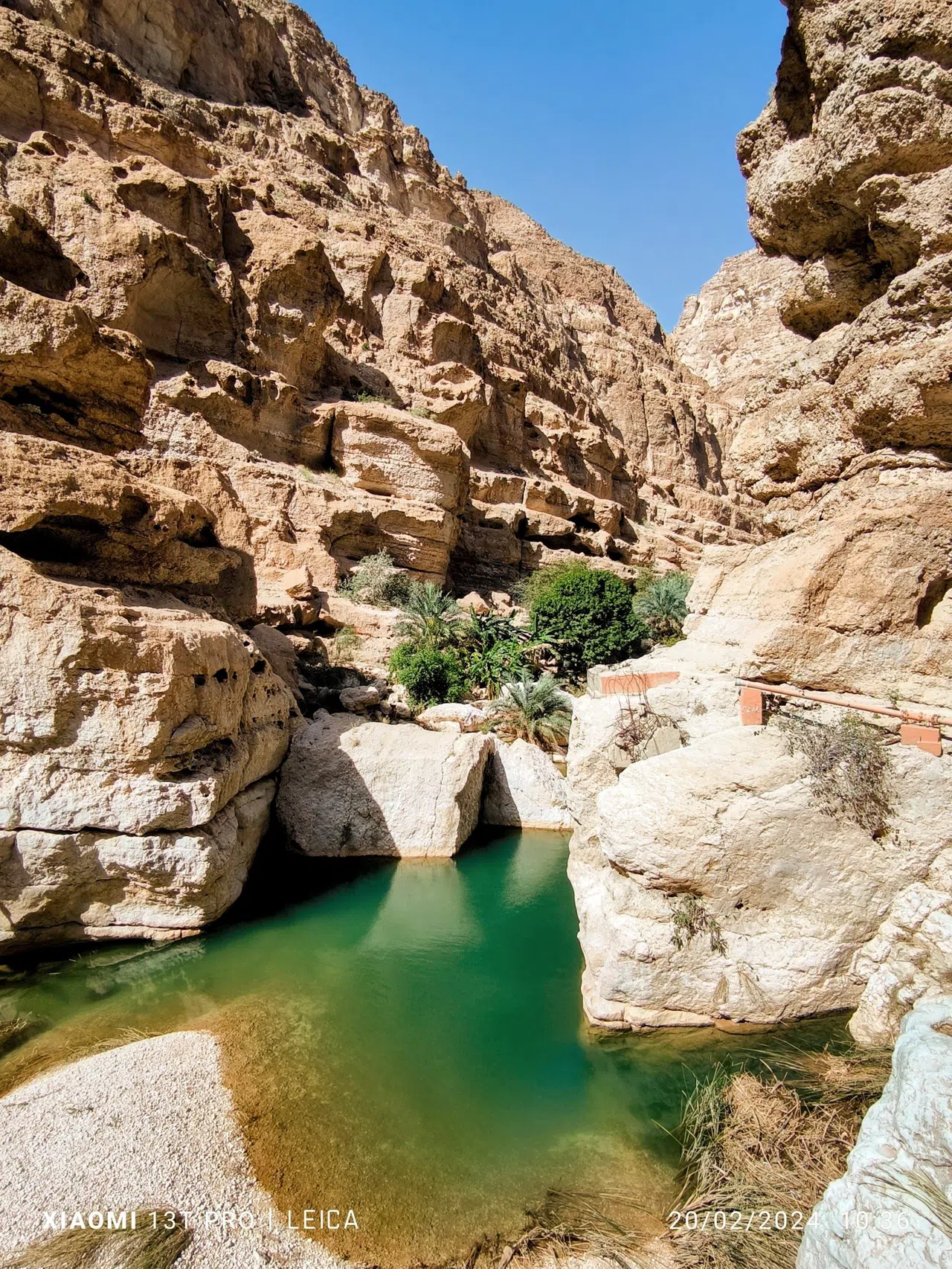 El circuito de wadis y sinkhole: un contrapunto de aguas frescas al calor del desierto de Mascate